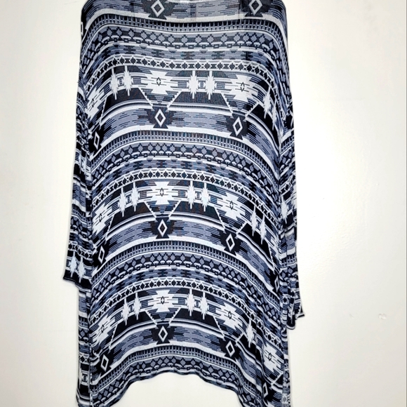 Navy Blue Black and White Open Front Cardigan - Picture 3 of 6